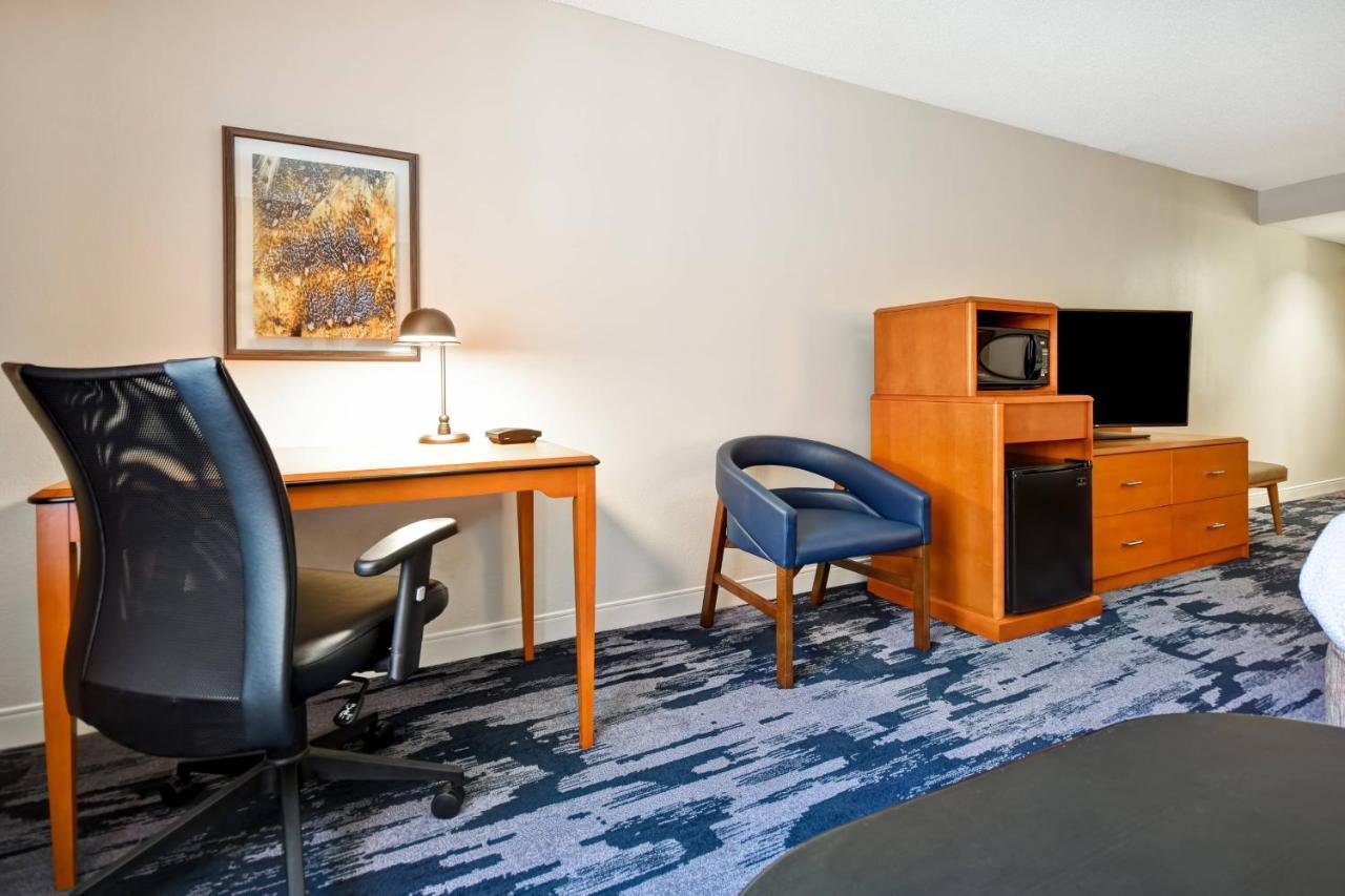 Fairfield Inn & Suites By Marriott Atlanta Кенесоу Екстериор снимка