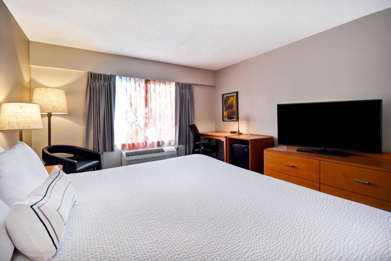 Fairfield Inn & Suites By Marriott Atlanta Кенесоу Екстериор снимка