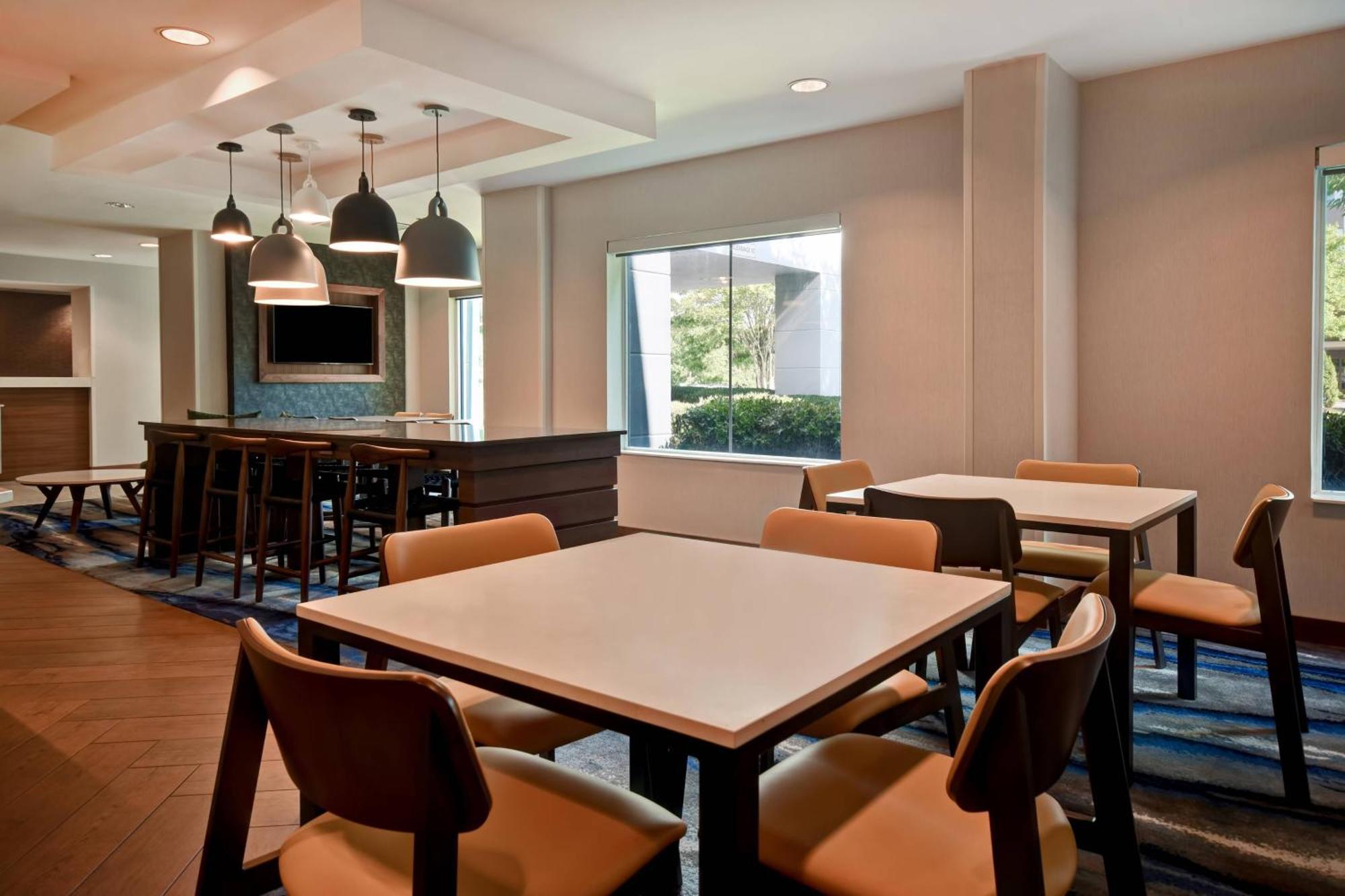 Fairfield Inn & Suites By Marriott Atlanta Кенесоу Екстериор снимка