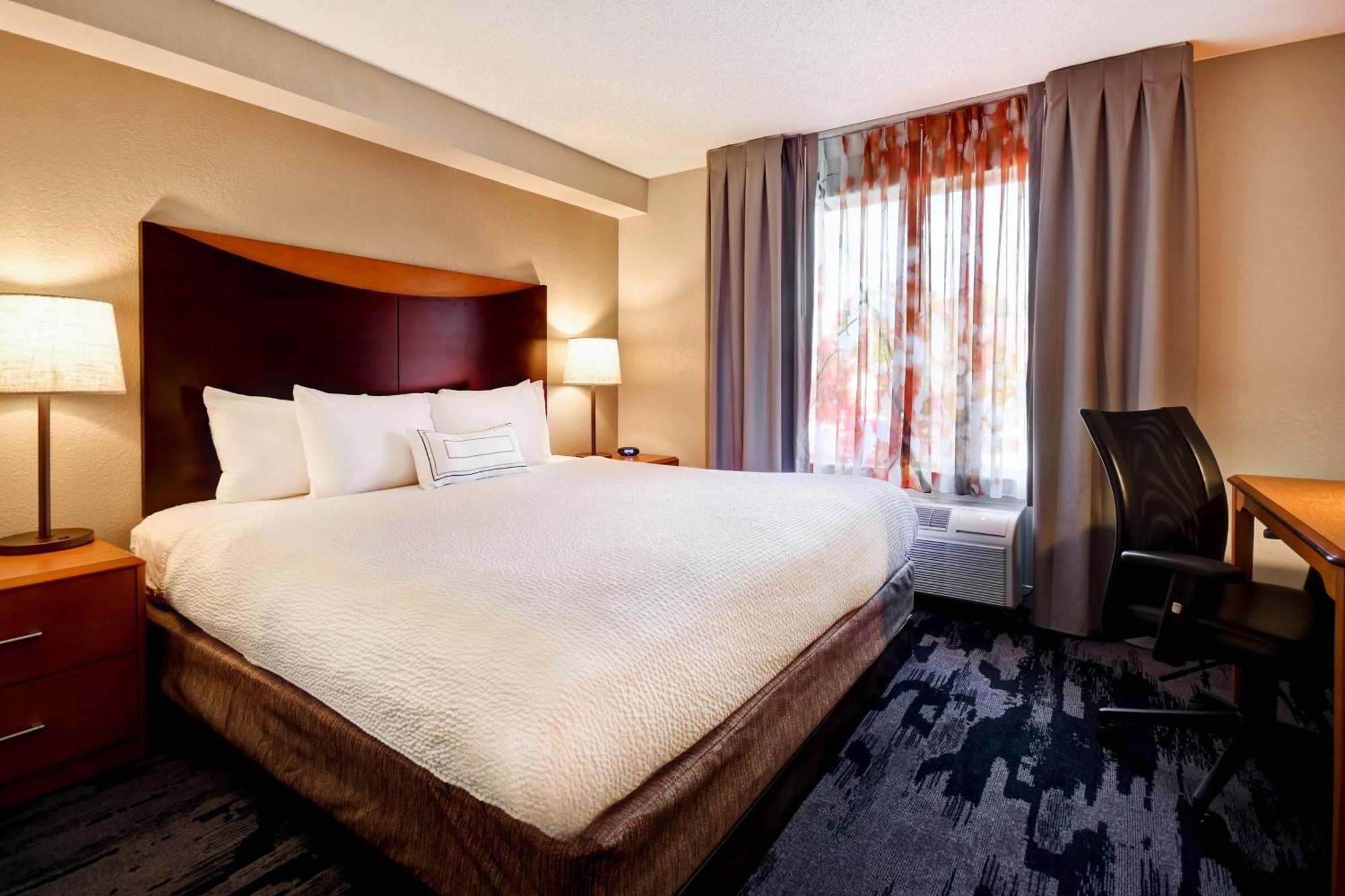 Fairfield Inn & Suites By Marriott Atlanta Кенесоу Екстериор снимка
