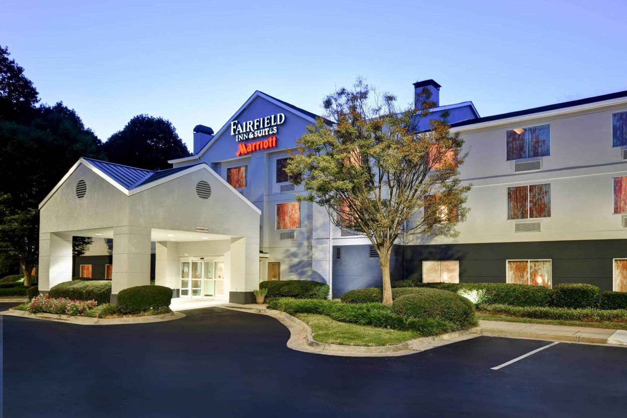 Fairfield Inn & Suites By Marriott Atlanta Кенесоу Екстериор снимка