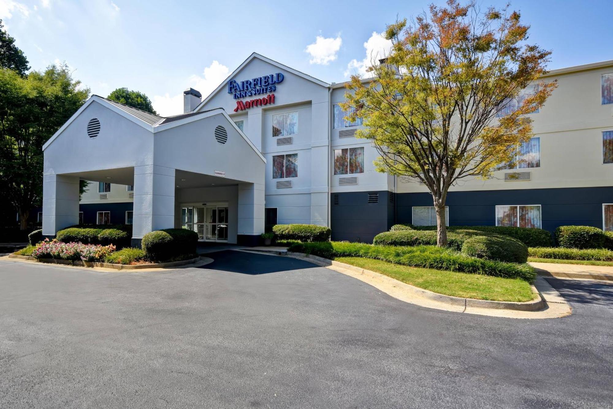 Fairfield Inn & Suites By Marriott Atlanta Кенесоу Екстериор снимка