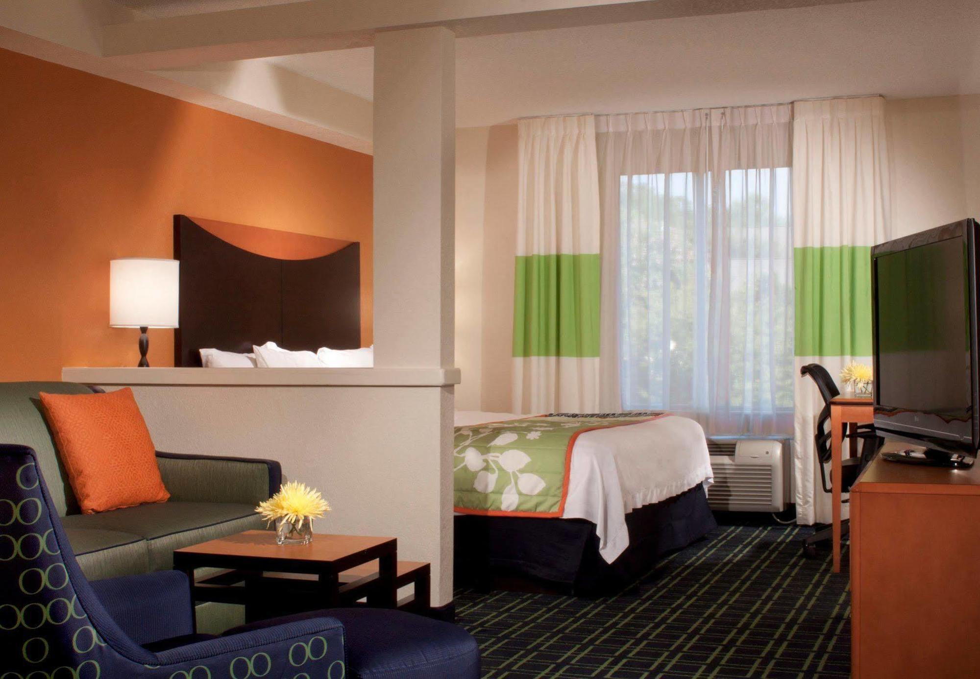 Fairfield Inn & Suites By Marriott Atlanta Кенесоу Стая снимка